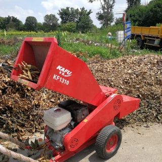 上海樹(shù)枝粉碎機(jī)，卡夫樹(shù)木粉碎機(jī)樹(shù)葉秸稈粉碎設(shè)備